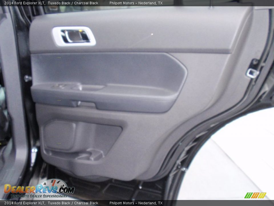 2014 Ford Explorer XLT Tuxedo Black / Charcoal Black Photo #21
