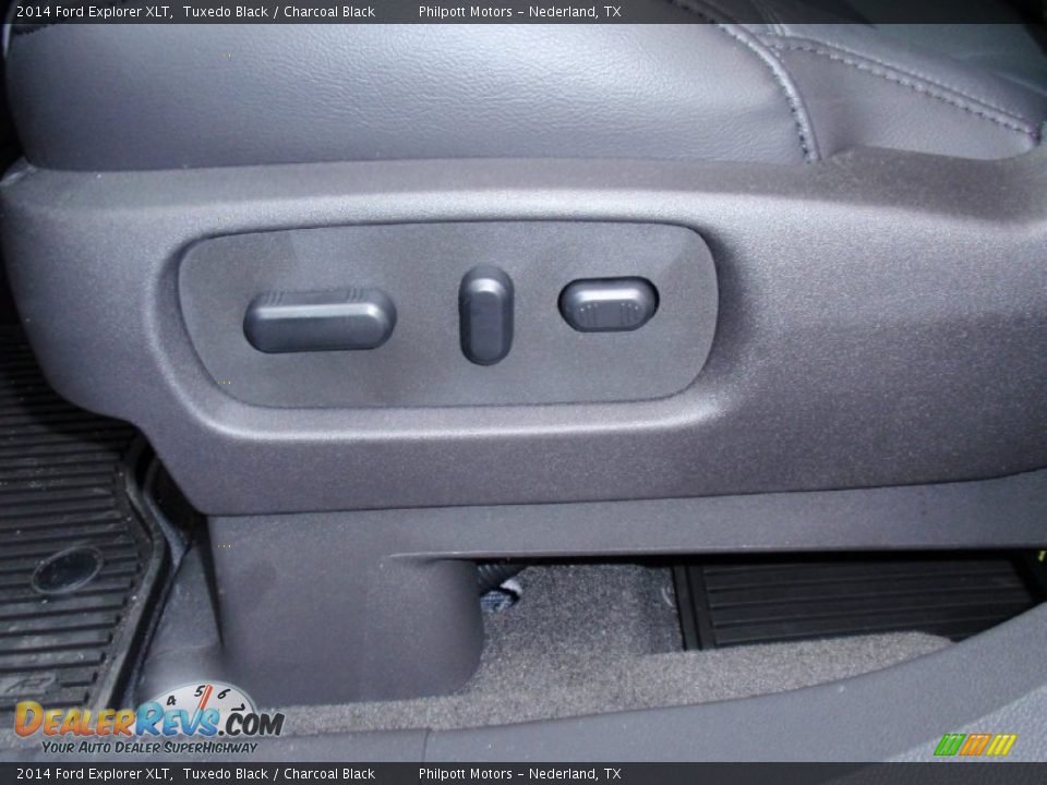 2014 Ford Explorer XLT Tuxedo Black / Charcoal Black Photo #32