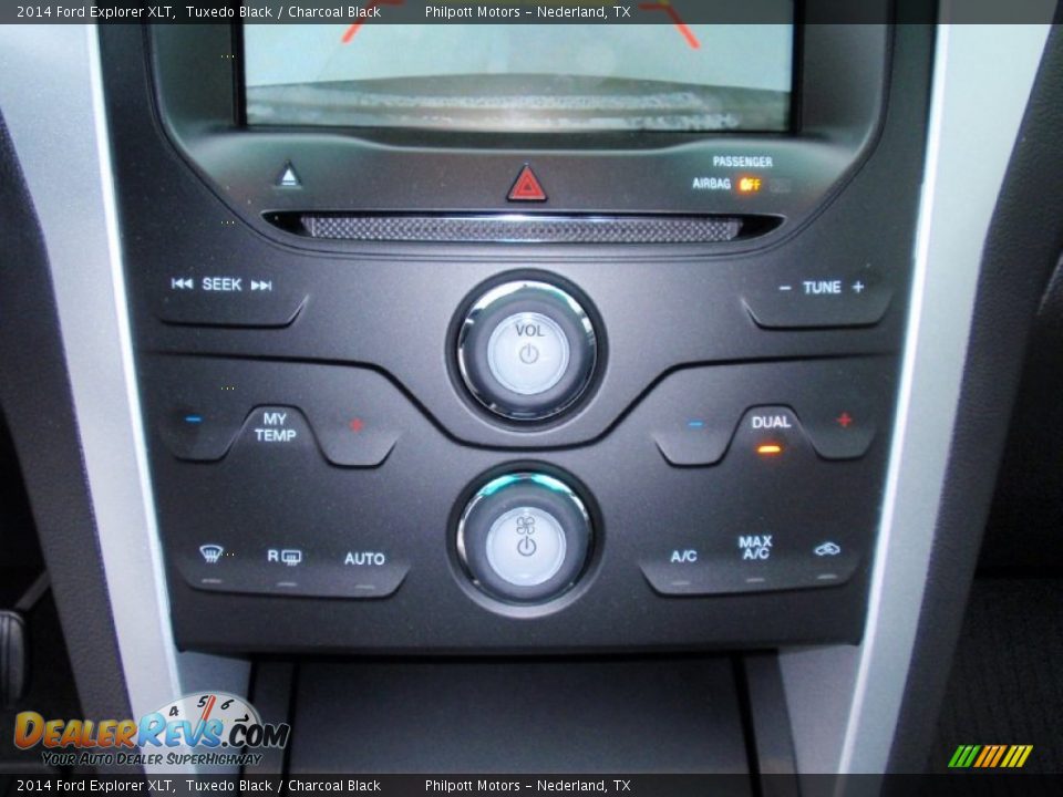 2014 Ford Explorer XLT Tuxedo Black / Charcoal Black Photo #35