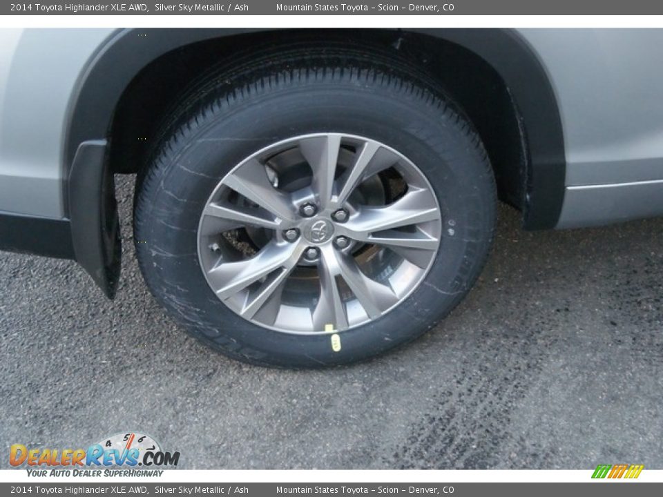 2014 Toyota Highlander XLE AWD Silver Sky Metallic / Ash Photo #9