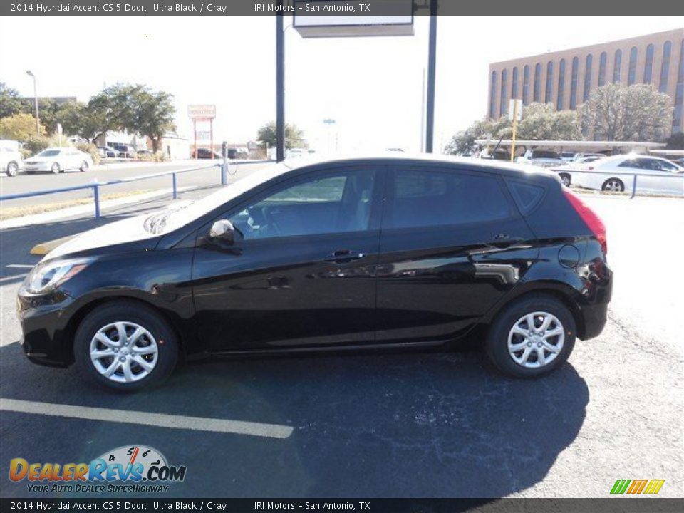 2014 Hyundai Accent GS 5 Door Ultra Black / Gray Photo #3