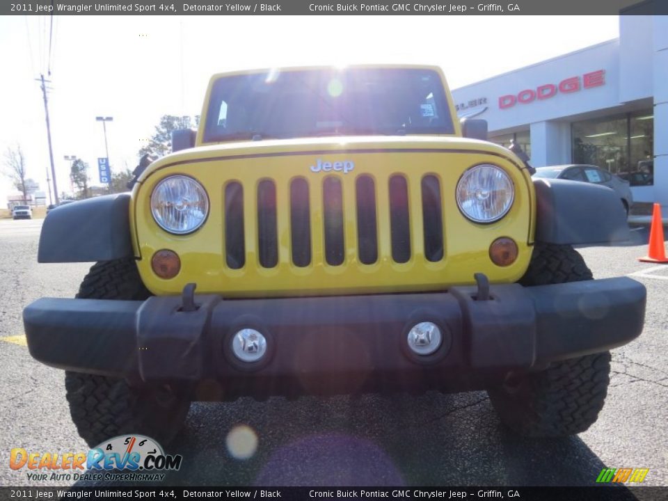 2011 Jeep Wrangler Unlimited Sport 4x4 Detonator Yellow / Black Photo #2