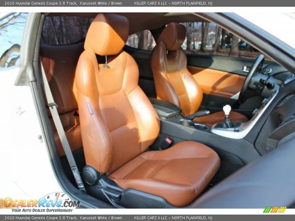 Front Seat of 2010 Hyundai Genesis Coupe 3.8 Track Photo #23