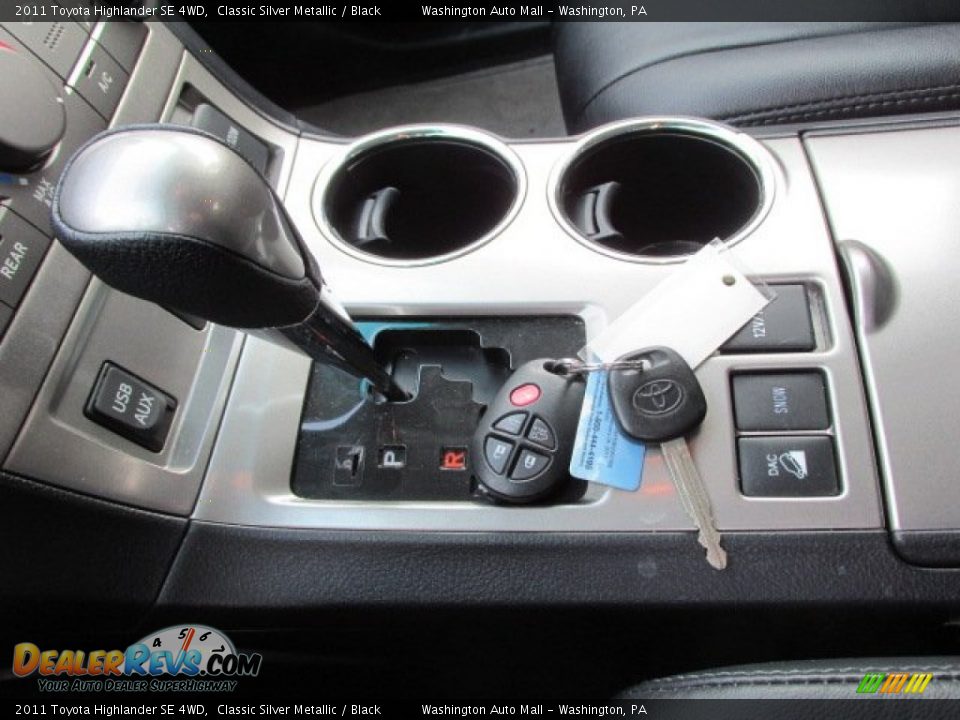 2011 Toyota Highlander SE 4WD Classic Silver Metallic / Black Photo #16
