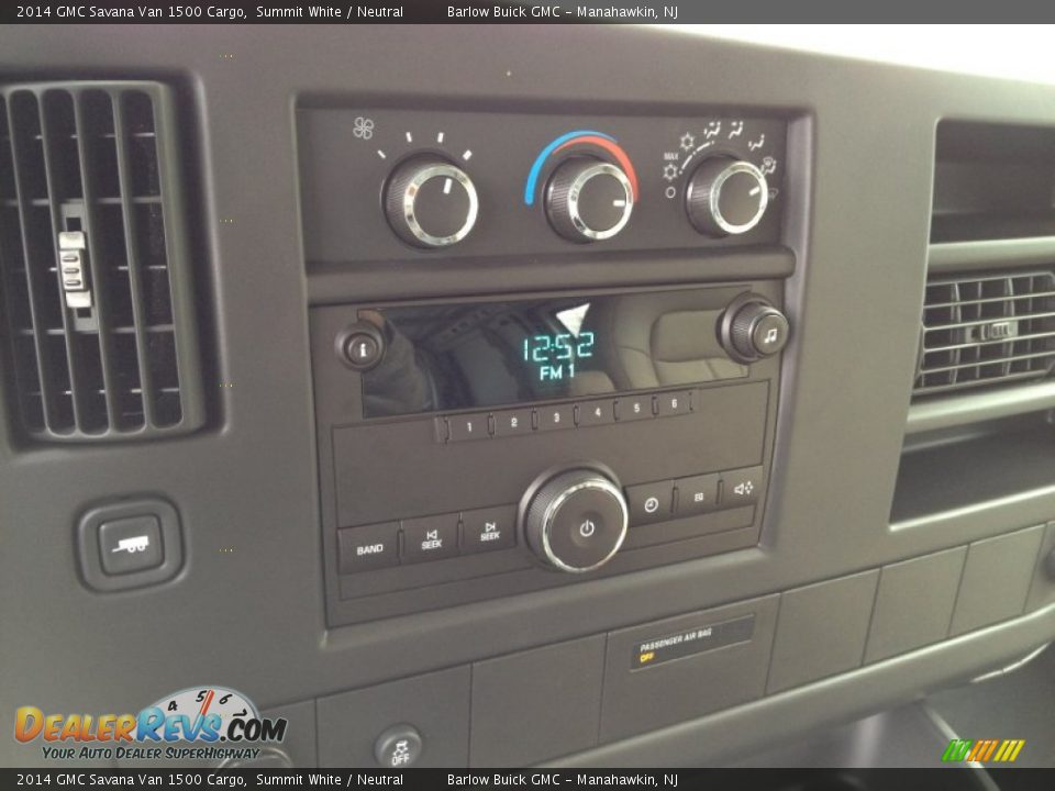 Controls of 2014 GMC Savana Van 1500 Cargo Photo #10