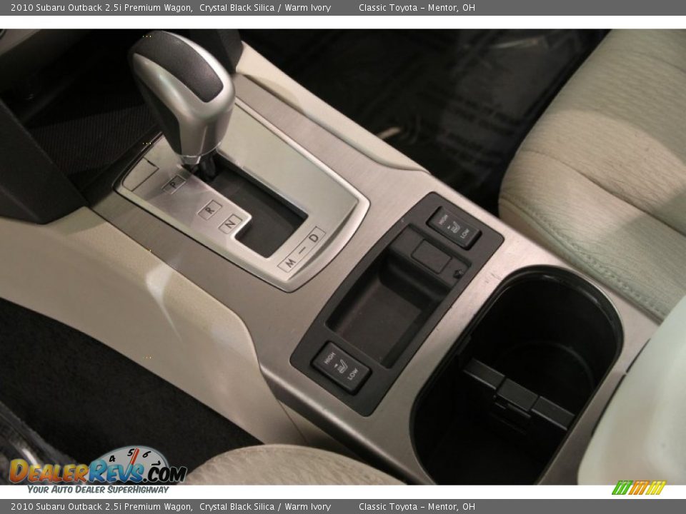 2010 Subaru Outback 2.5i Premium Wagon Crystal Black Silica / Warm Ivory Photo #16