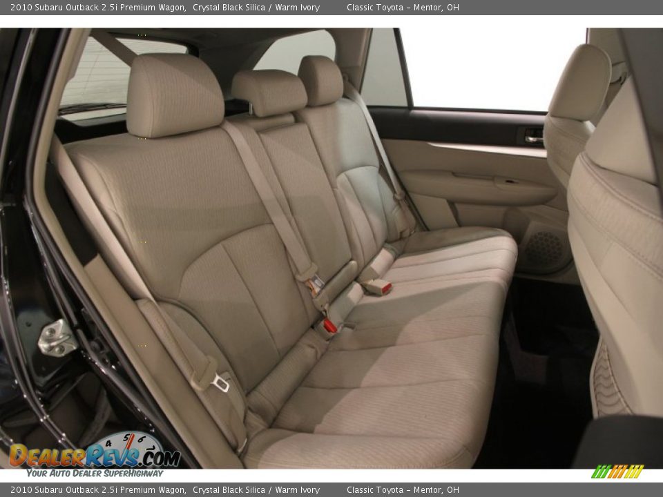 2010 Subaru Outback 2.5i Premium Wagon Crystal Black Silica / Warm Ivory Photo #19