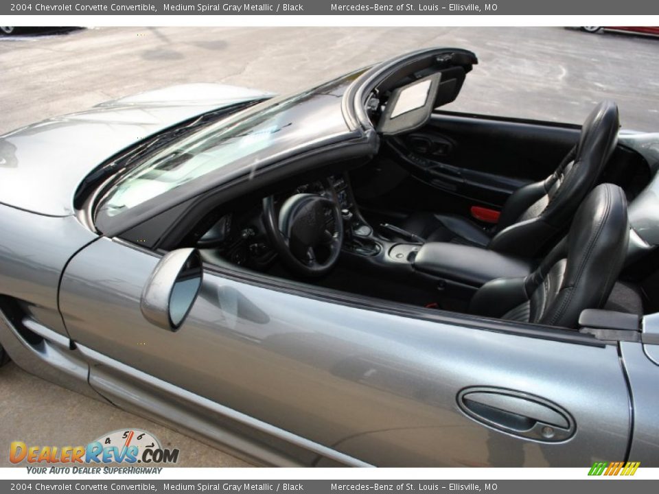2004 Chevrolet Corvette Convertible Medium Spiral Gray Metallic / Black Photo #17