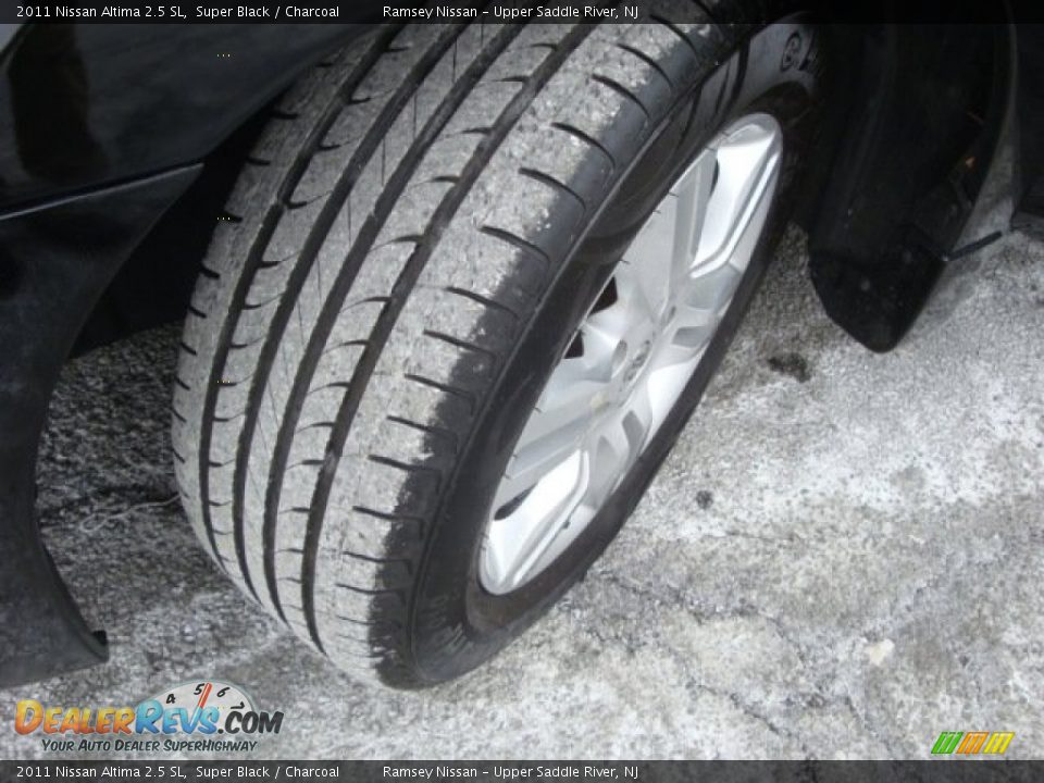 2011 Nissan Altima 2.5 SL Super Black / Charcoal Photo #10