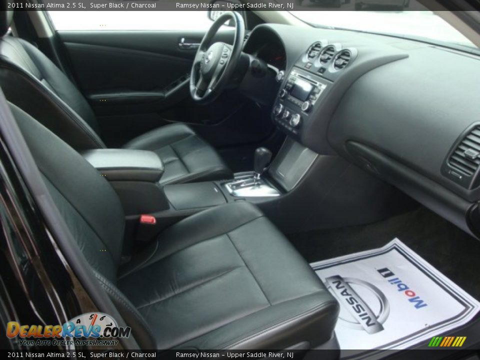 2011 Nissan Altima 2.5 SL Super Black / Charcoal Photo #16