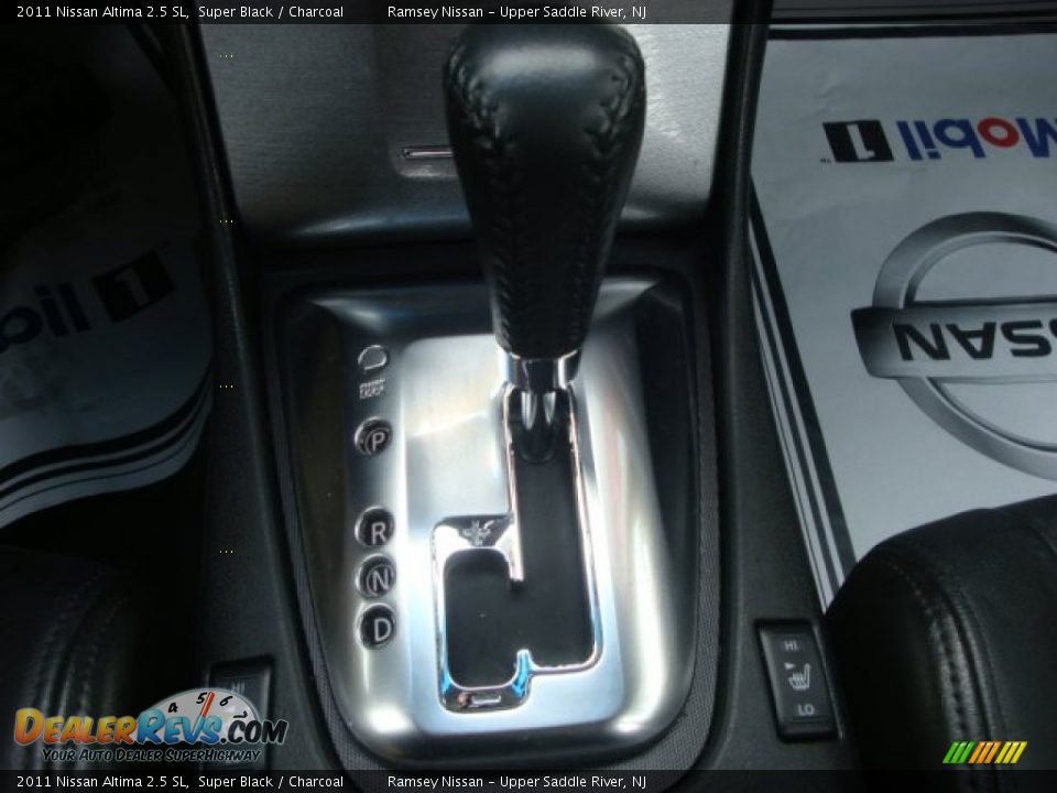 2011 Nissan Altima 2.5 SL Super Black / Charcoal Photo #22
