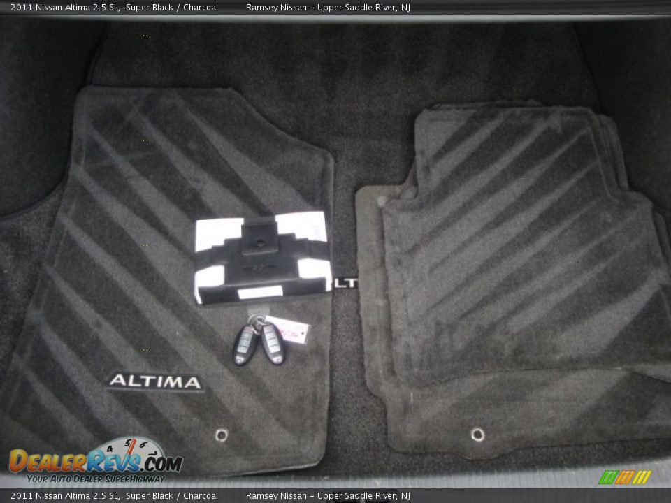2011 Nissan Altima 2.5 SL Super Black / Charcoal Photo #26