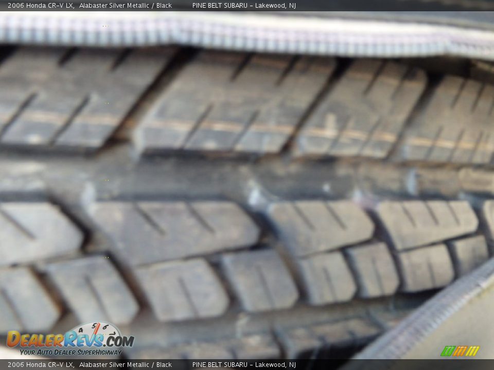 2006 Honda CR-V LX Alabaster Silver Metallic / Black Photo #17