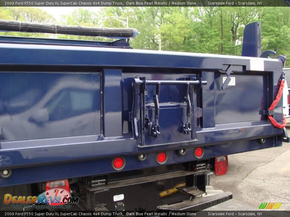 2009 Ford F550 Super Duty XL SuperCab Chassis 4x4 Dump Truck Dark Blue Pearl Metallic / Medium Stone Photo #5