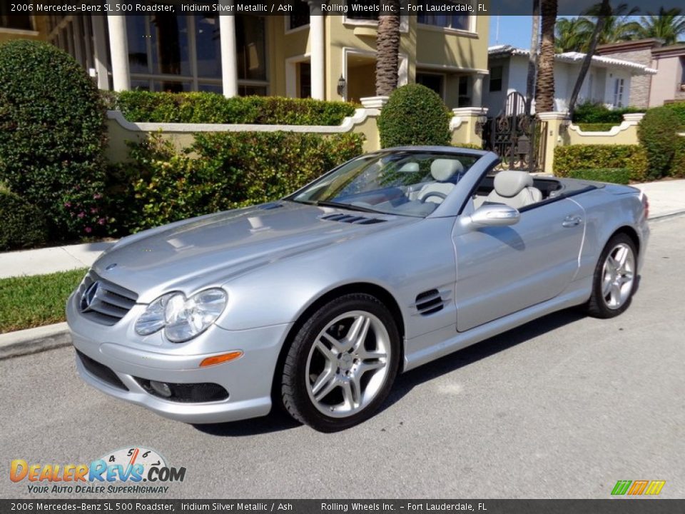 Front 3/4 View of 2006 Mercedes-Benz SL 500 Roadster Photo #5