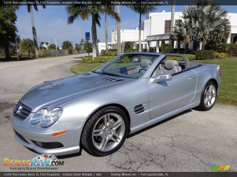 Front 3/4 View of 2006 Mercedes-Benz SL 500 Roadster Photo #24