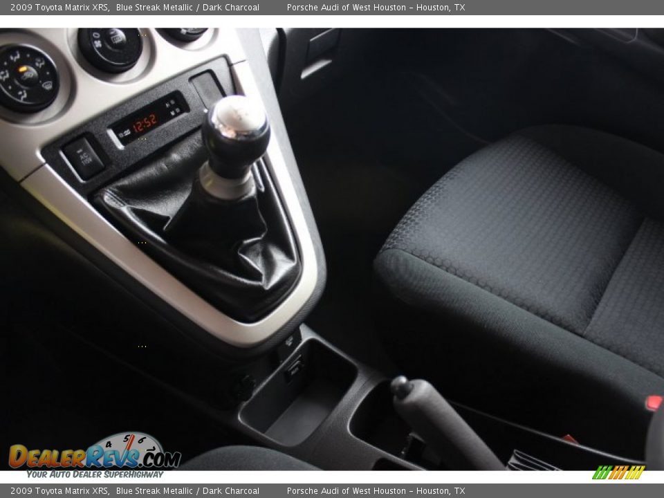 2009 Toyota Matrix XRS Shifter Photo #16
