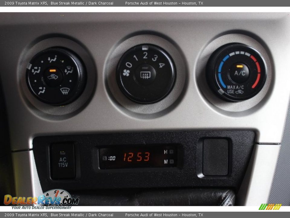 Controls of 2009 Toyota Matrix XRS Photo #21