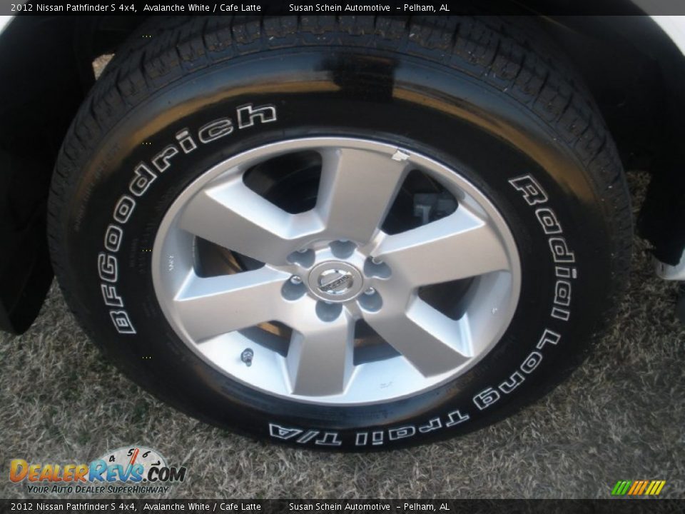 2012 Nissan Pathfinder S 4x4 Avalanche White / Cafe Latte Photo #14
