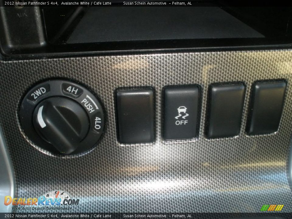 2012 Nissan Pathfinder S 4x4 Avalanche White / Cafe Latte Photo #29