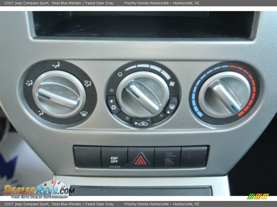 Controls of 2007 Jeep Compass Sport Photo #14