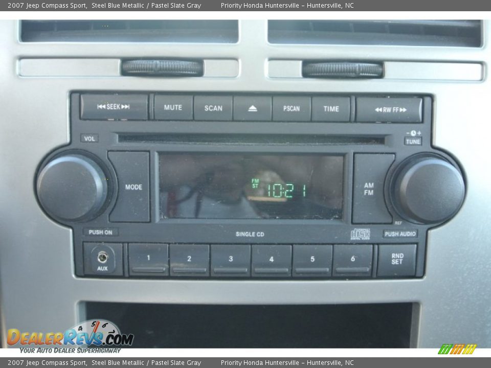 Audio System of 2007 Jeep Compass Sport Photo #15