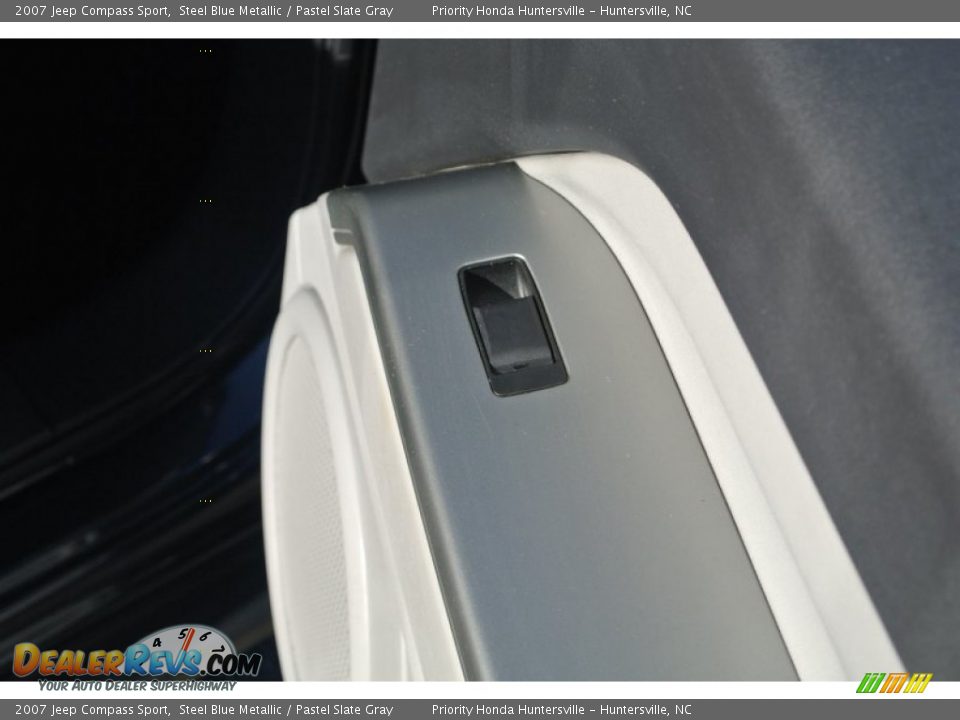 2007 Jeep Compass Sport Steel Blue Metallic / Pastel Slate Gray Photo #22