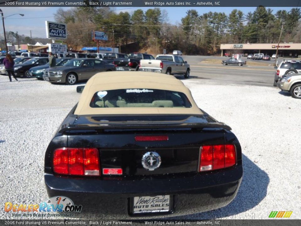 2006 Ford Mustang V6 Premium Convertible Black / Light Parchment Photo #15