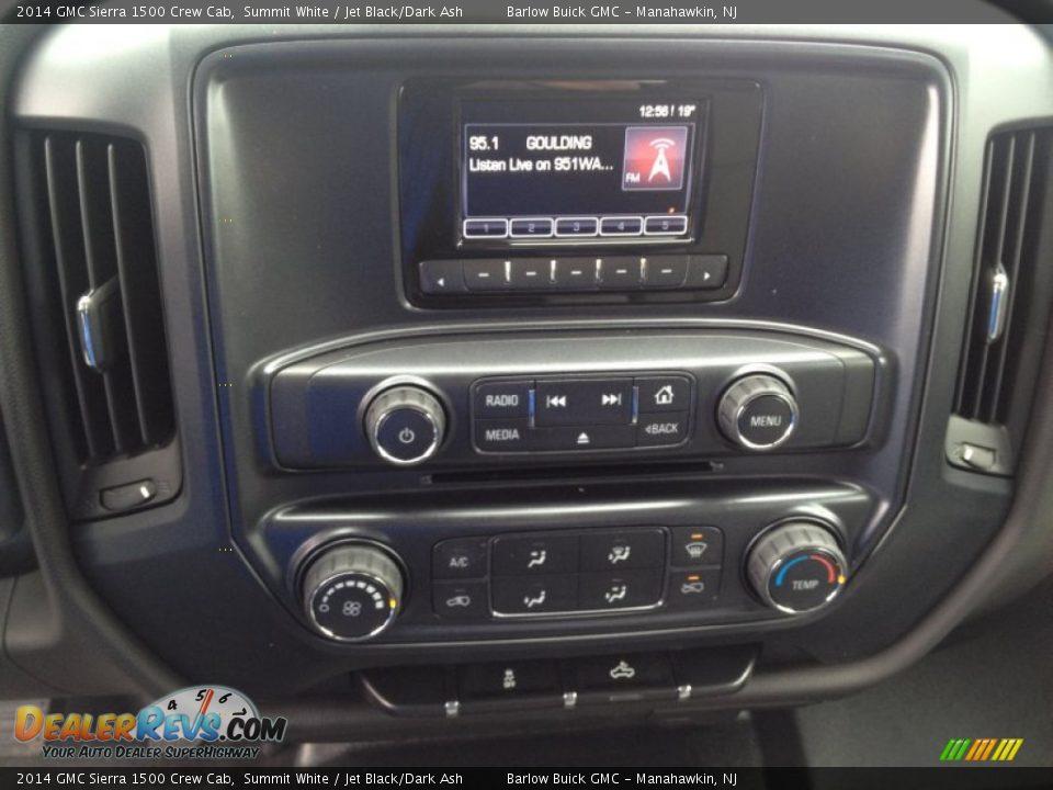 Controls of 2014 GMC Sierra 1500 Crew Cab Photo #9
