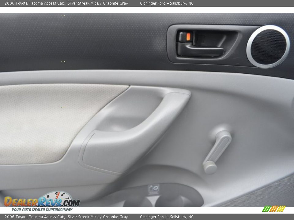 2006 Toyota Tacoma Access Cab Silver Streak Mica / Graphite Gray Photo #8