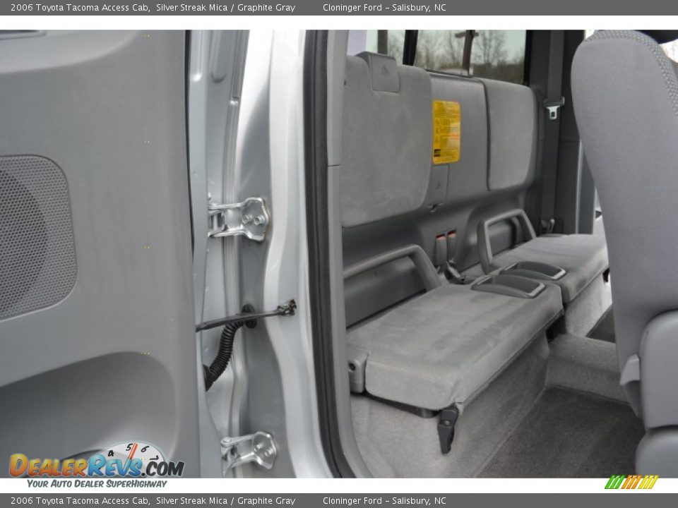 2006 Toyota Tacoma Access Cab Silver Streak Mica / Graphite Gray Photo #12