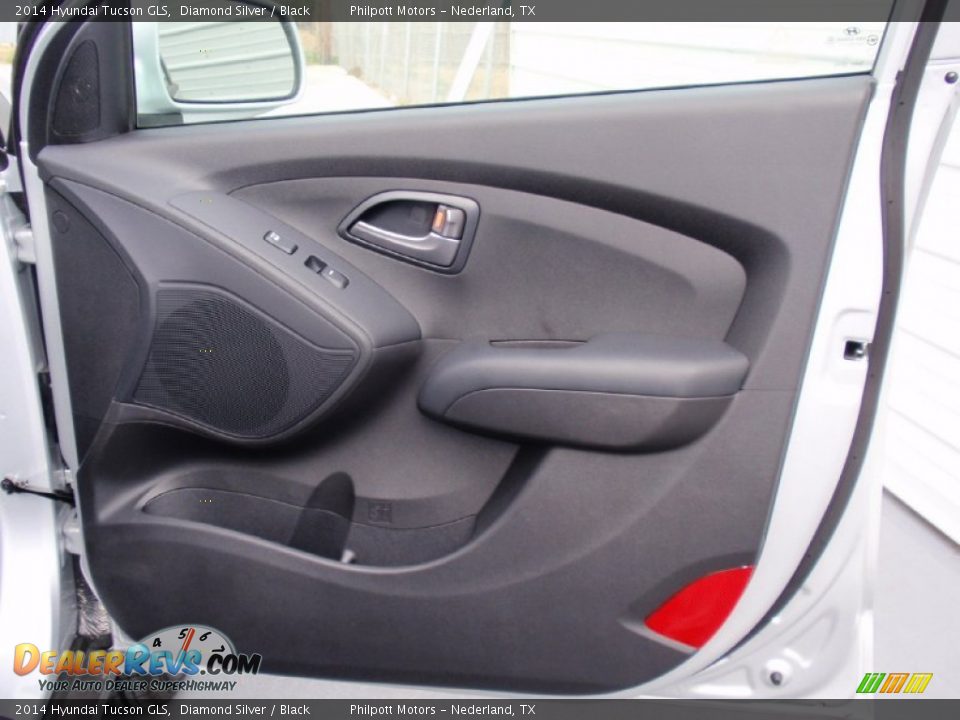 Door Panel of 2014 Hyundai Tucson GLS Photo #15