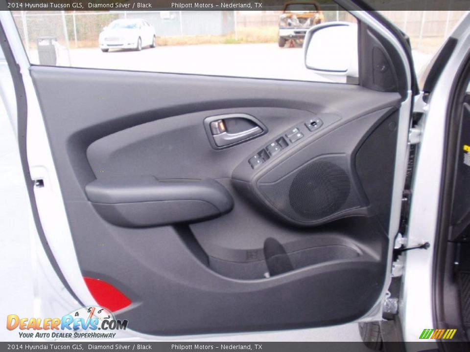 Door Panel of 2014 Hyundai Tucson GLS Photo #21