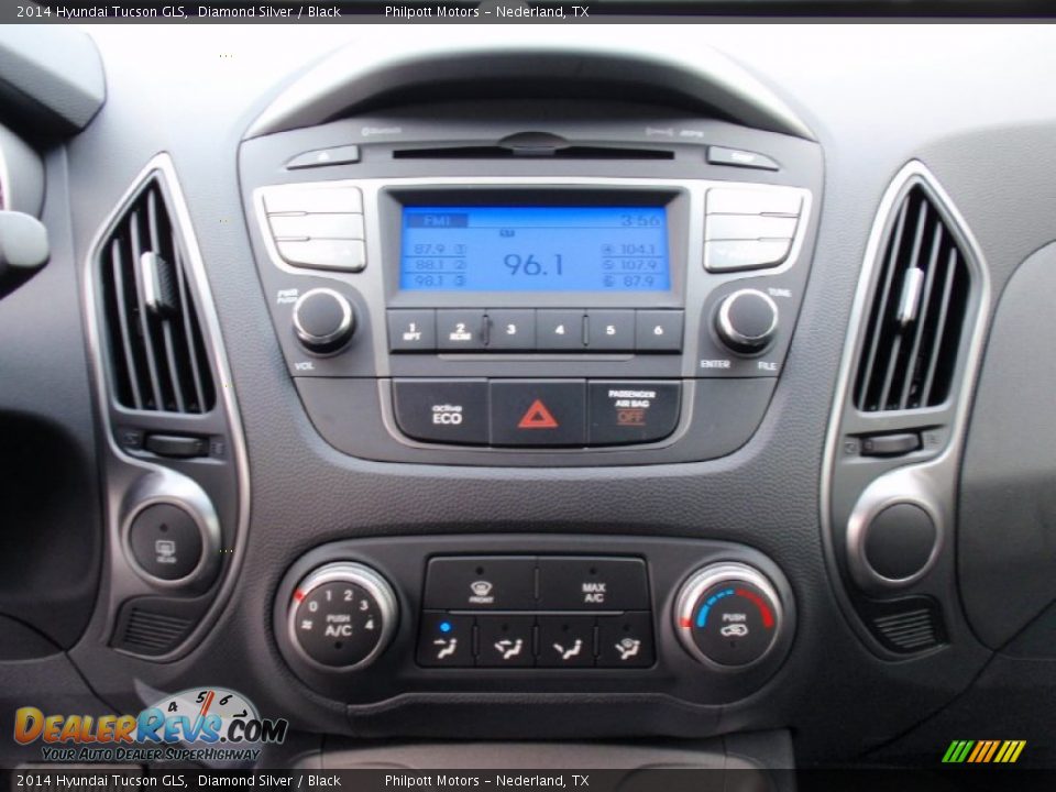 Controls of 2014 Hyundai Tucson GLS Photo #27