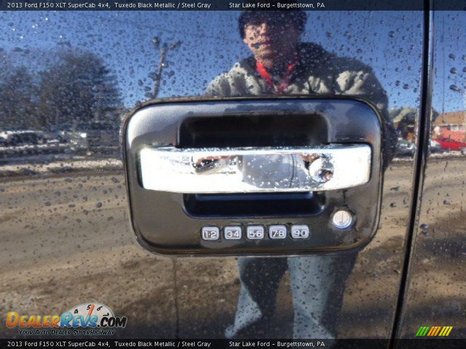 2013 Ford F150 XLT SuperCab 4x4 Tuxedo Black Metallic / Steel Gray Photo #9