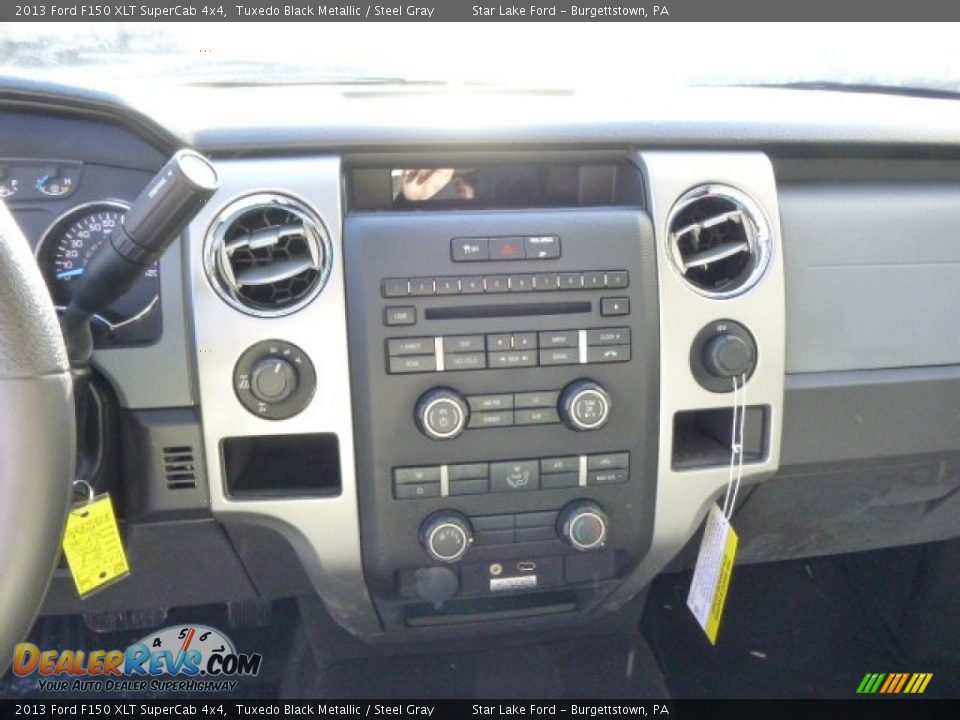 2013 Ford F150 XLT SuperCab 4x4 Tuxedo Black Metallic / Steel Gray Photo #15