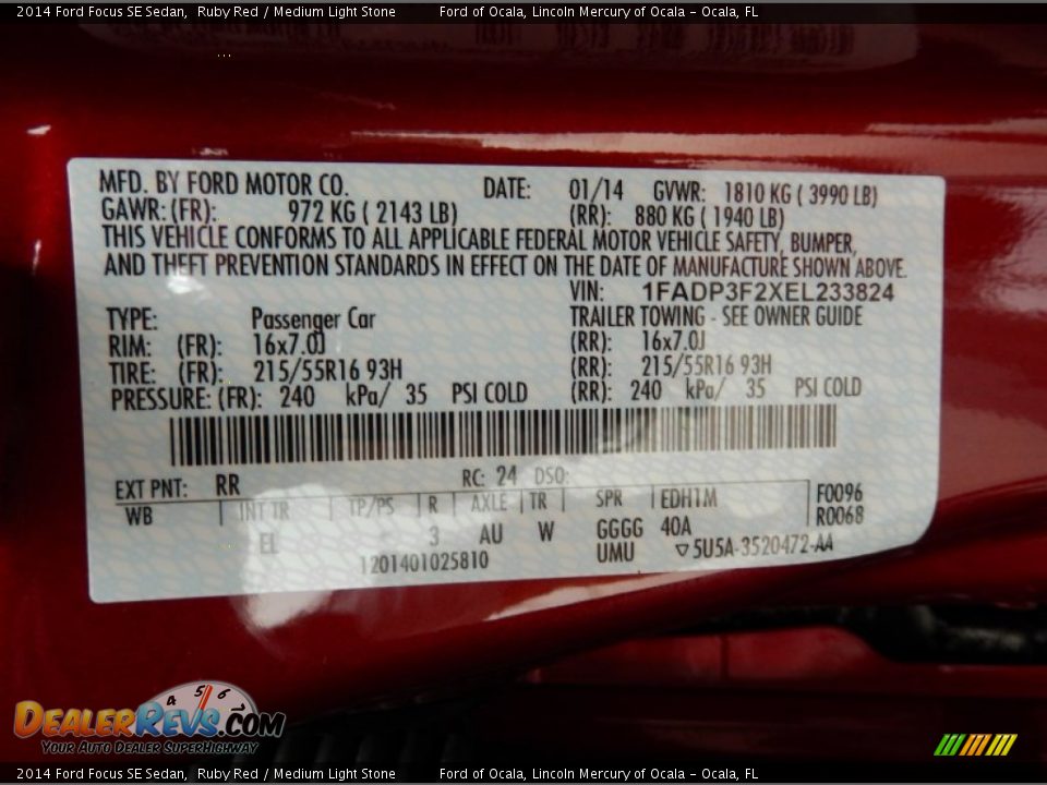 2014 Ford Focus SE Sedan Ruby Red / Medium Light Stone Photo #12