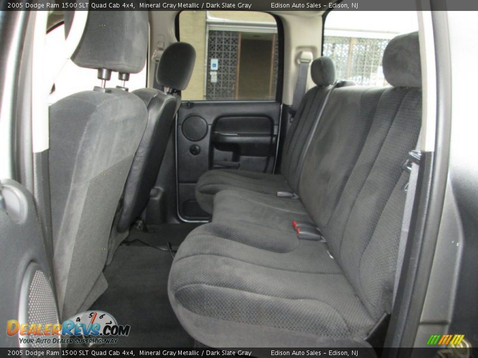 2005 Dodge Ram 1500 SLT Quad Cab 4x4 Mineral Gray Metallic / Dark Slate Gray Photo #16