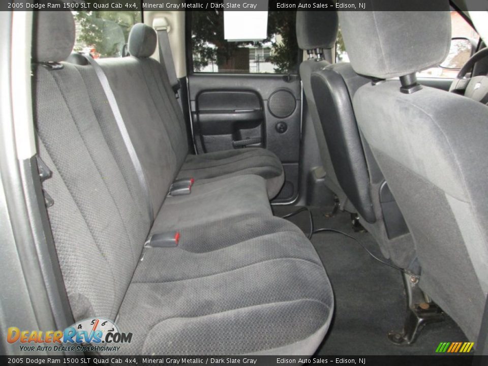 2005 Dodge Ram 1500 SLT Quad Cab 4x4 Mineral Gray Metallic / Dark Slate Gray Photo #17