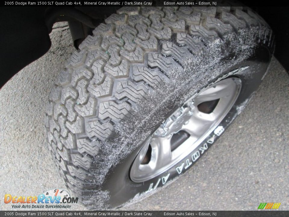 2005 Dodge Ram 1500 SLT Quad Cab 4x4 Mineral Gray Metallic / Dark Slate Gray Photo #26