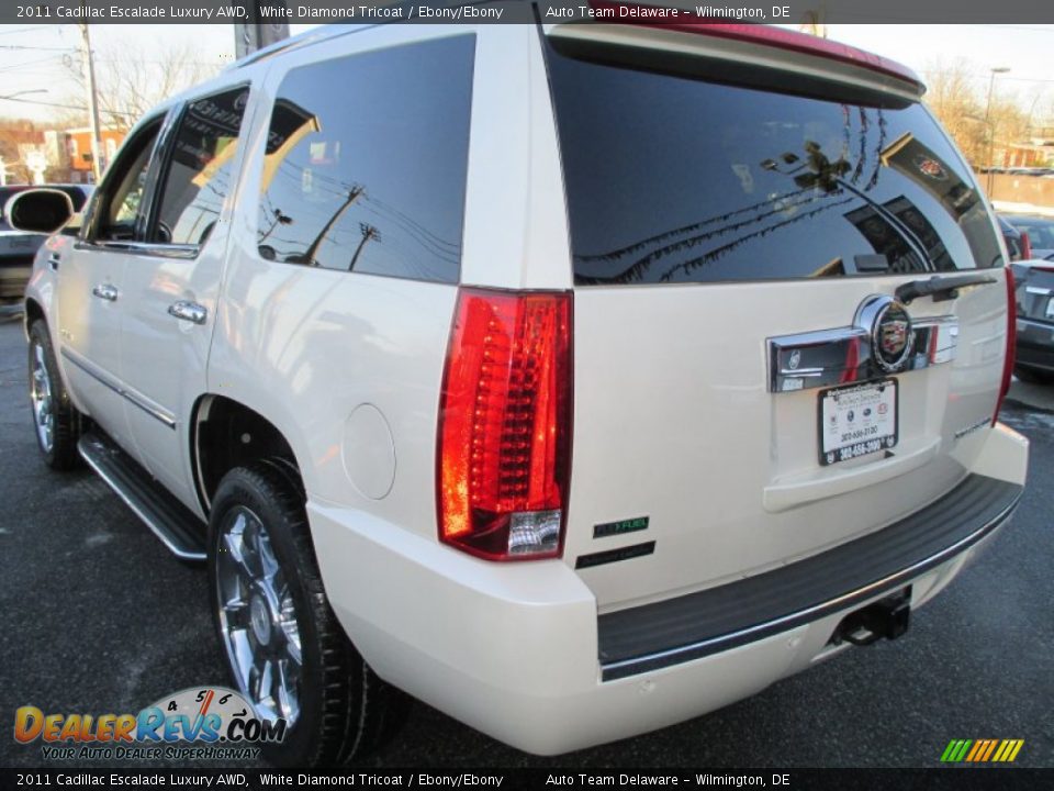 2011 Cadillac Escalade Luxury AWD White Diamond Tricoat / Ebony/Ebony Photo #4