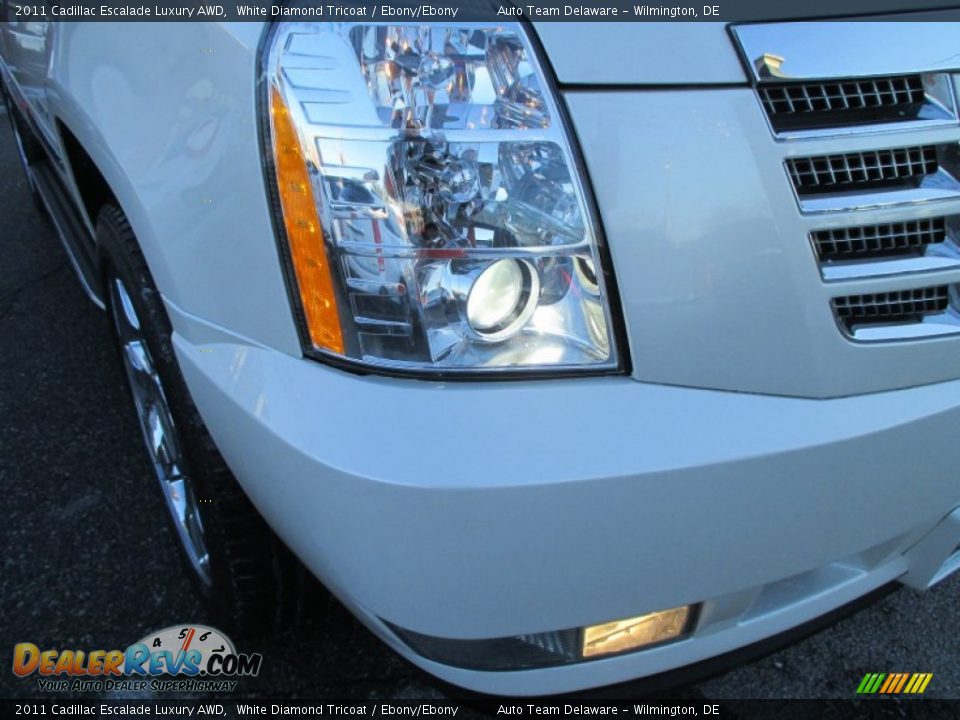 2011 Cadillac Escalade Luxury AWD White Diamond Tricoat / Ebony/Ebony Photo #29
