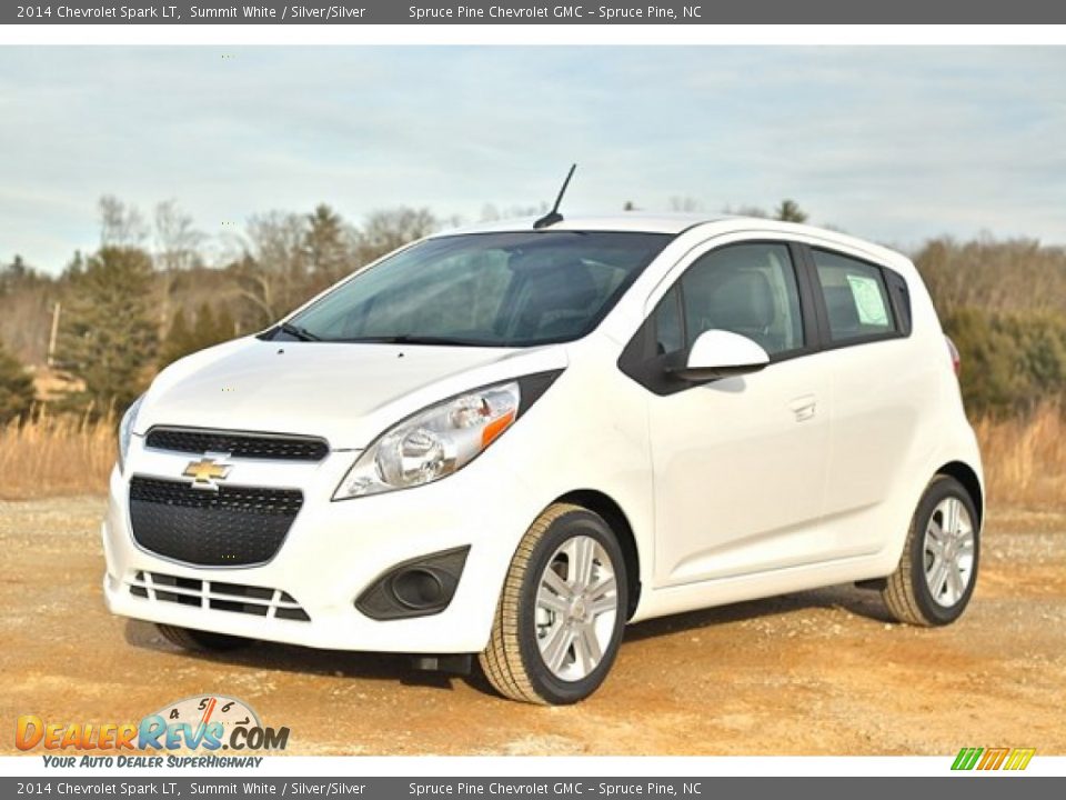 Front 3/4 View of 2014 Chevrolet Spark LT Photo #8