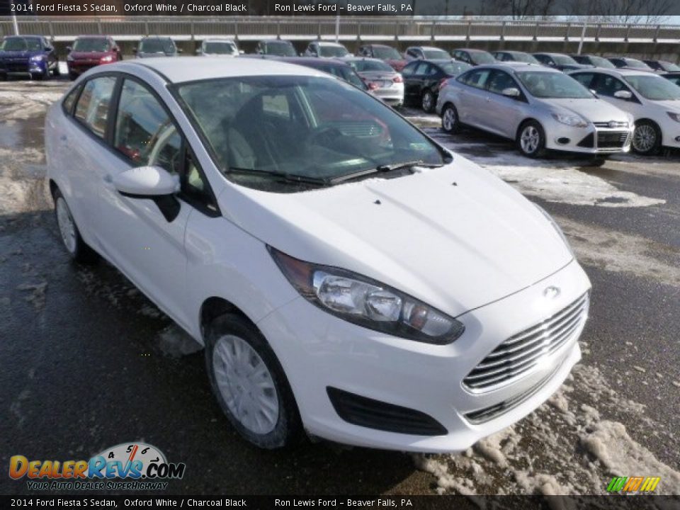 2014 Ford Fiesta S Sedan Oxford White / Charcoal Black Photo #2