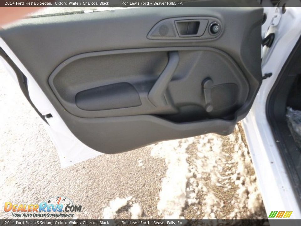 2014 Ford Fiesta S Sedan Oxford White / Charcoal Black Photo #11