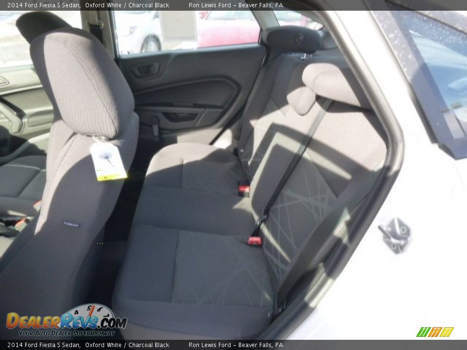 2014 Ford Fiesta S Sedan Oxford White / Charcoal Black Photo #12