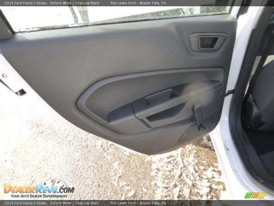 2014 Ford Fiesta S Sedan Oxford White / Charcoal Black Photo #13