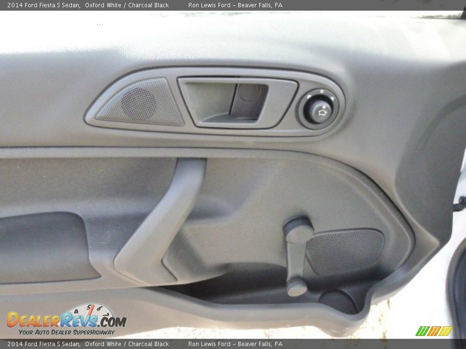 2014 Ford Fiesta S Sedan Oxford White / Charcoal Black Photo #15