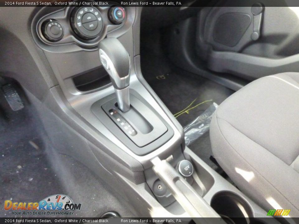 2014 Ford Fiesta S Sedan Oxford White / Charcoal Black Photo #17