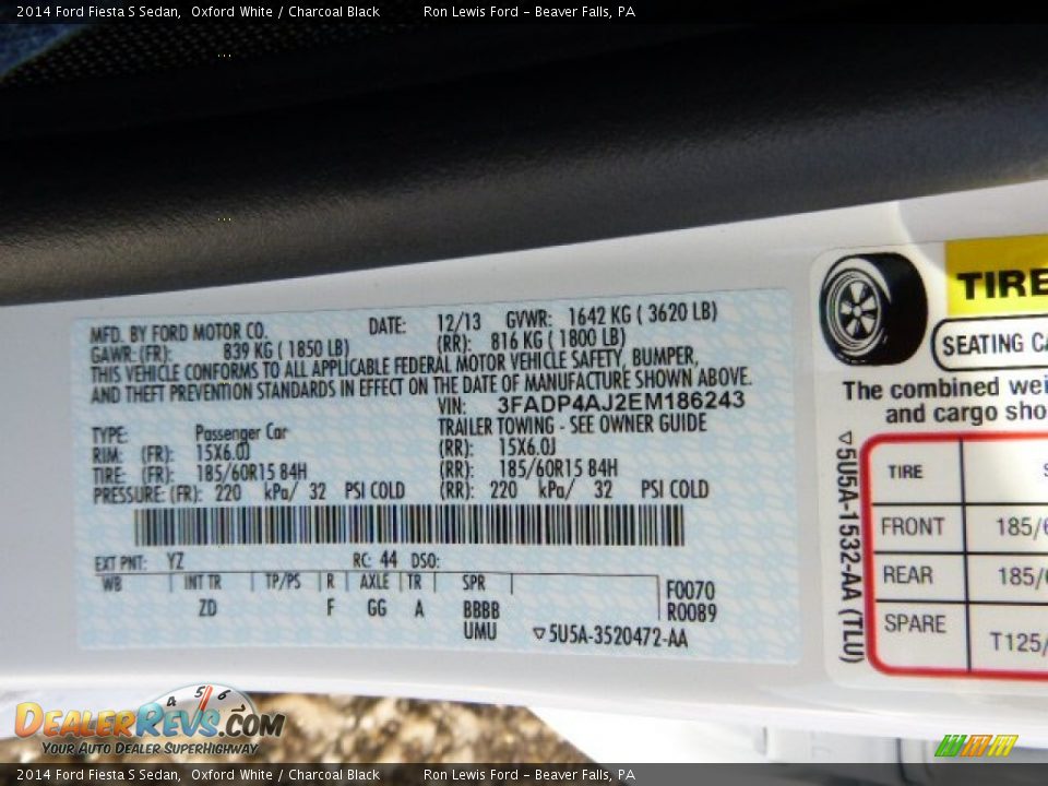 2014 Ford Fiesta S Sedan Oxford White / Charcoal Black Photo #20